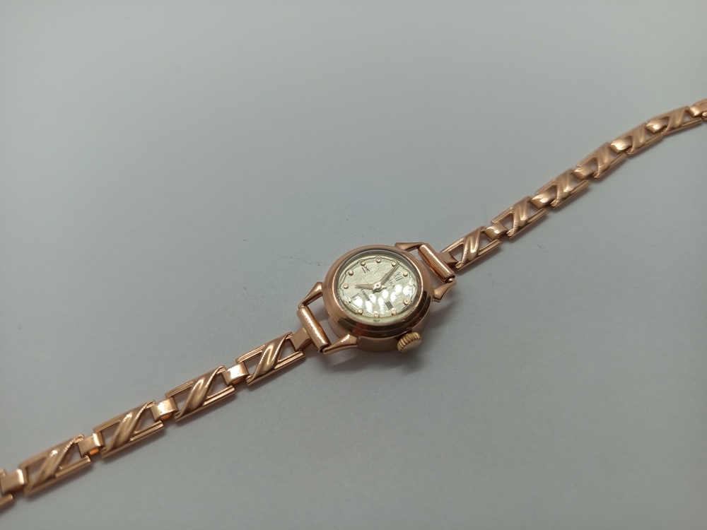 ЧАСЫ ЧАЙКА (Au 585)