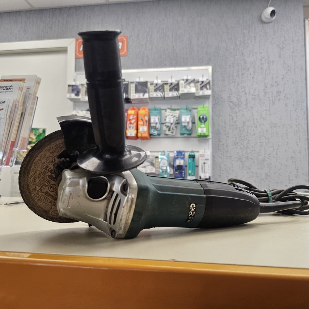 Угловая шлифмашина Makita GA5030