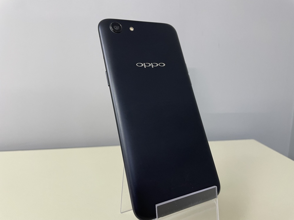 Смартфон Oppo A83