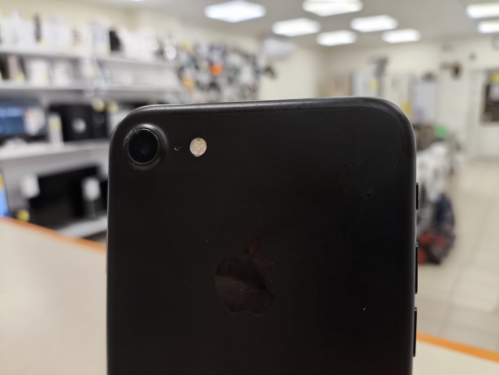 Смартфон Apple iPhone 7 32Gb