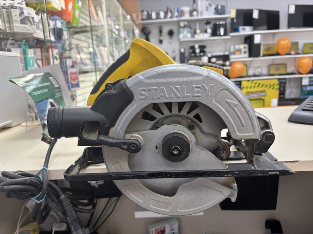 Дисковая пила Stanley SC 16