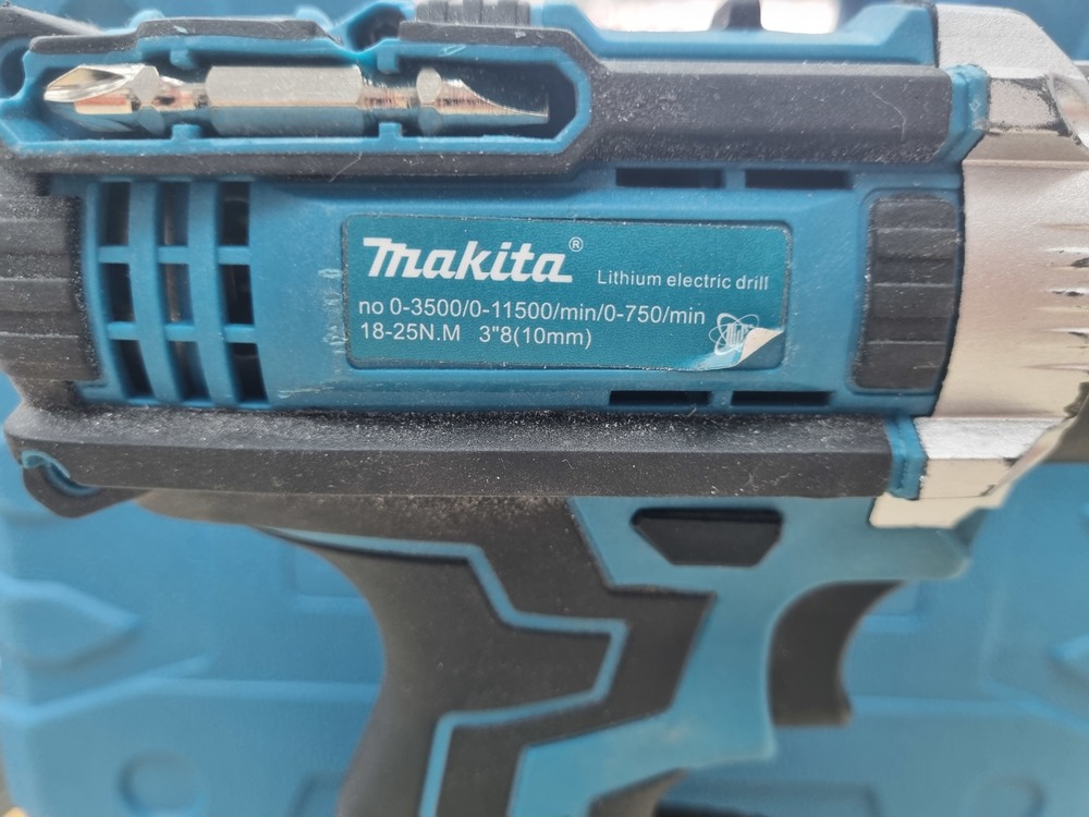 Шуруповерт Makita 123.