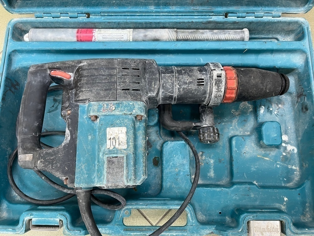 Отбойный молоток Makita HM1202C