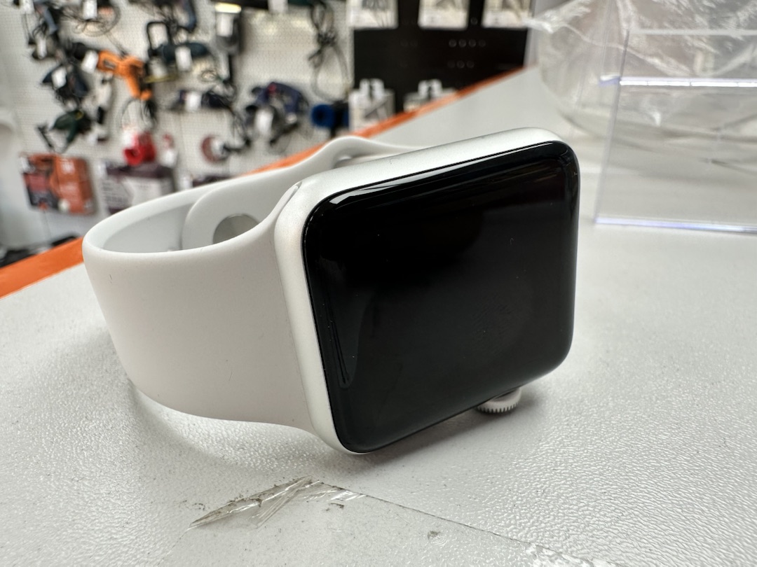 Смарт-часы Apple Watch Series 3 38 мм