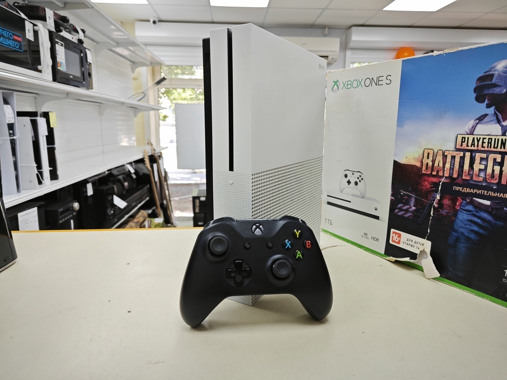 Игровая приставка Xbox One S 1TB