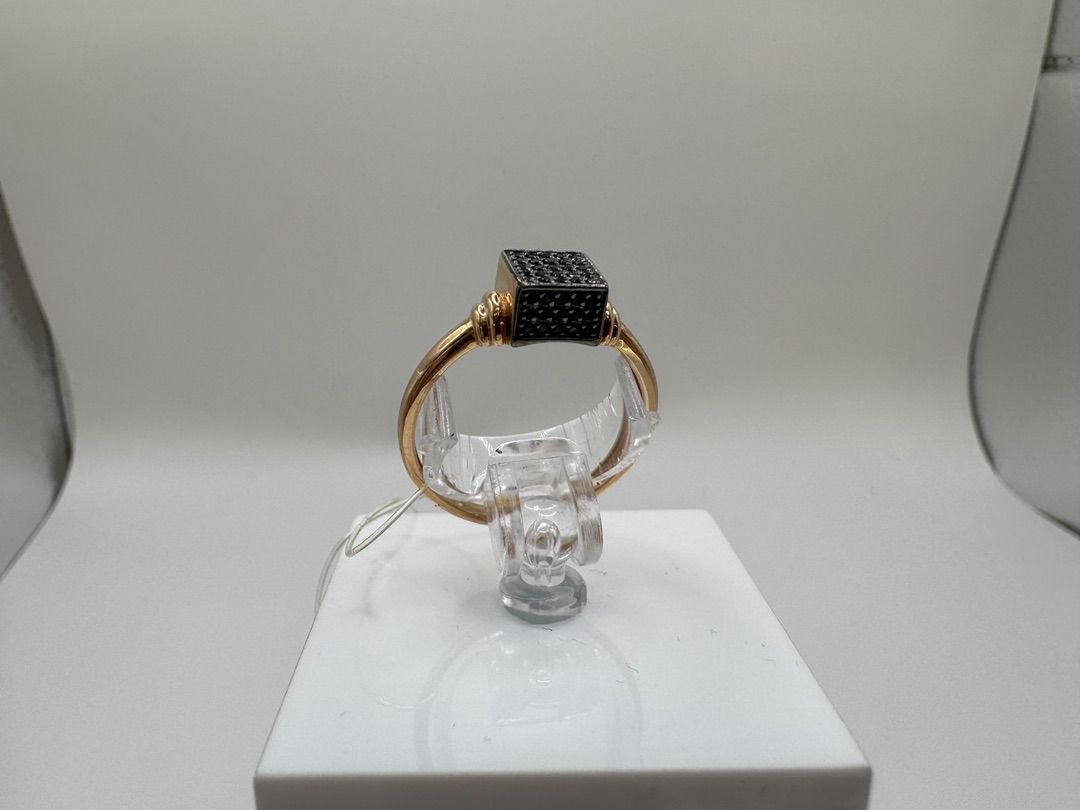 Кч4806 КОЛЬЦО С КАМНЯМИ (Au 585)