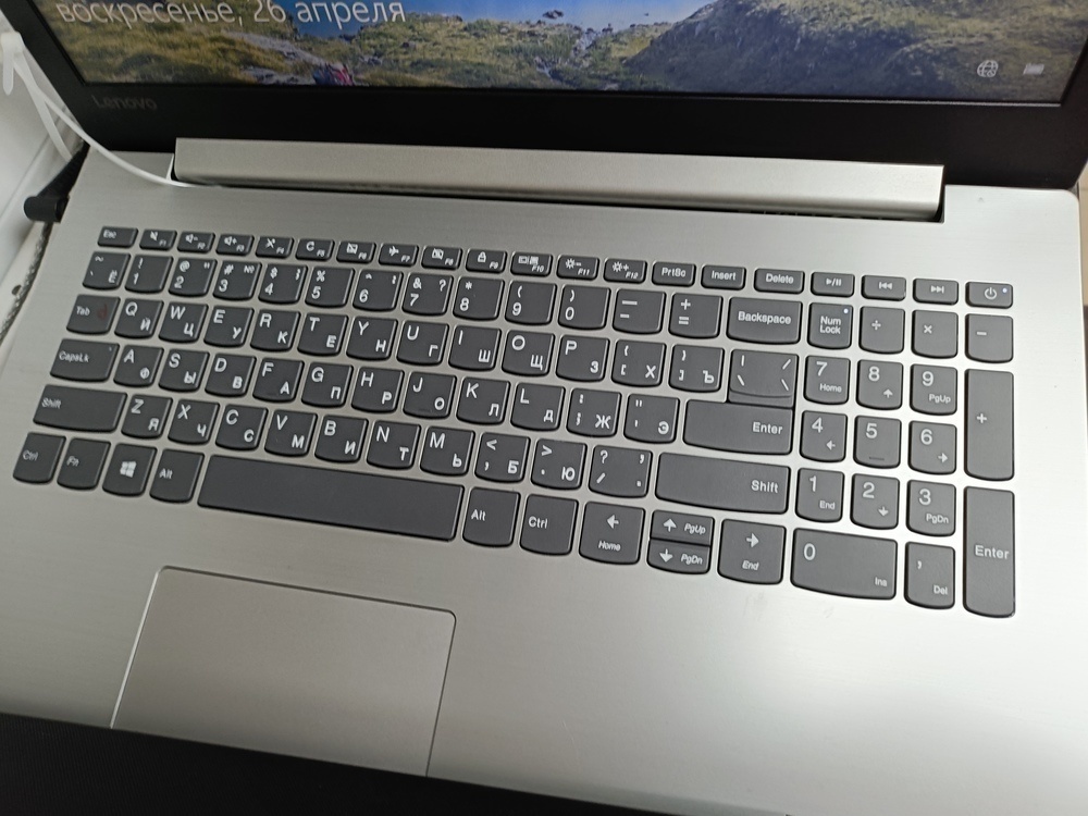 Ноутбук Lenovo; Core i3-6100U, Intel UHD Graphics, 4 Гб, Нет, 500 Гб