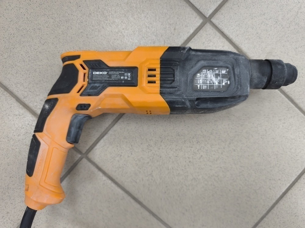 Перфоратор Deko DKH850W