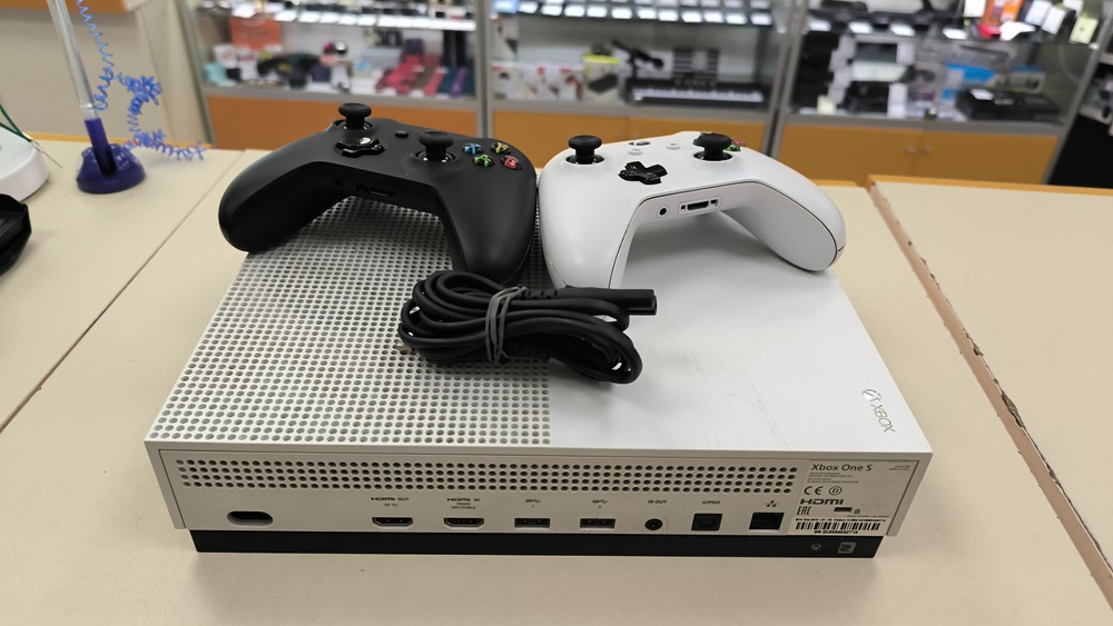 Игровая приставка Xbox One S 1TB