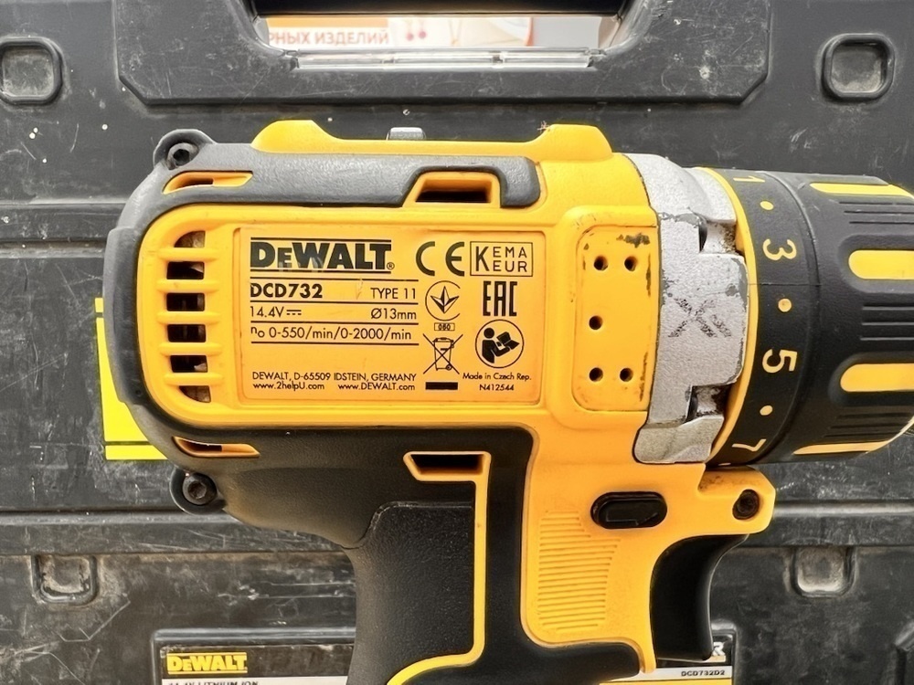 Шуруповерт Dewalt DCD 732