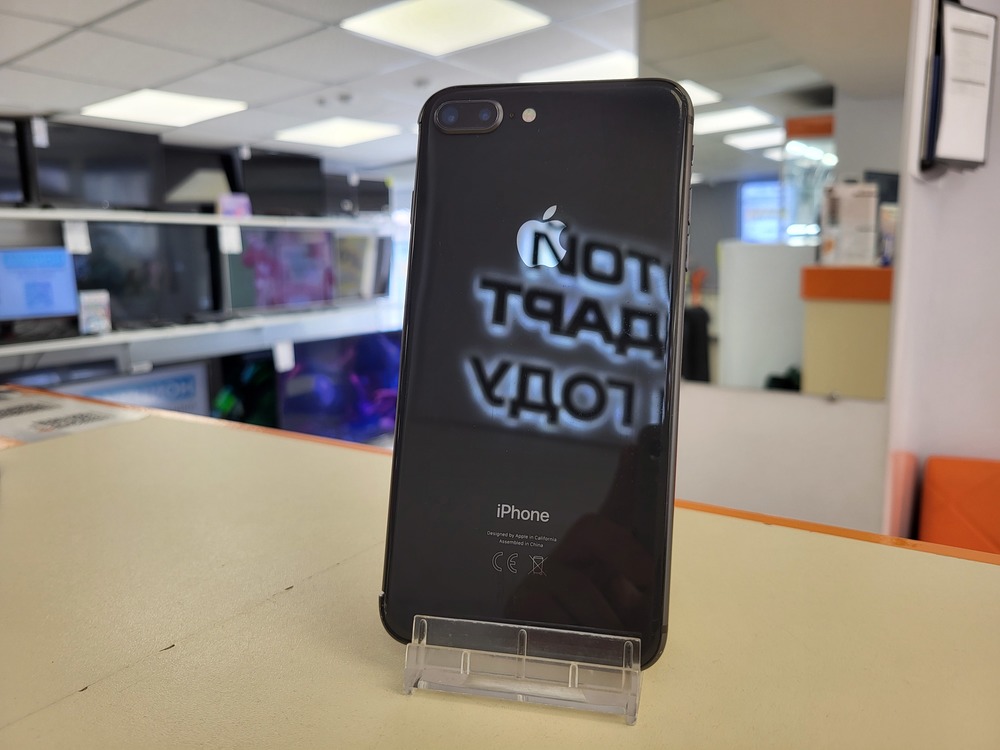 Смартфон Apple iPhone 8 Plus 64Gb