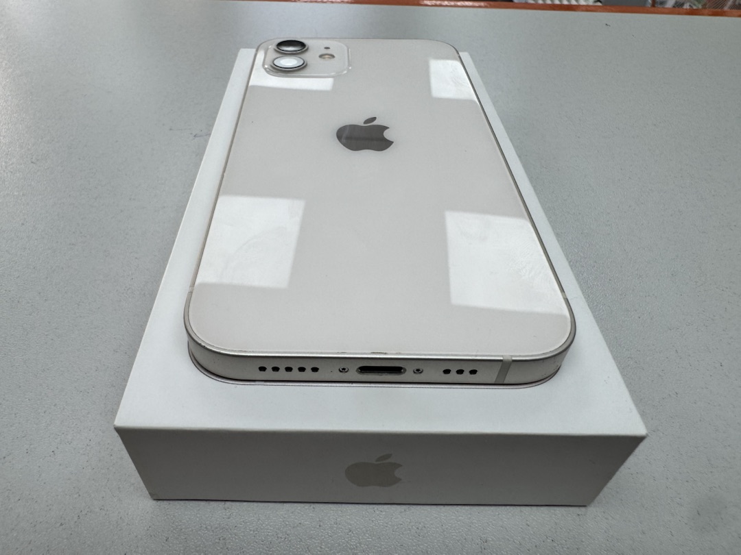 Смартфон Apple iPhone 12 128Gb
