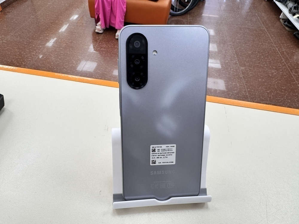 Смартфон Samsung Galaxy A17 4/128
