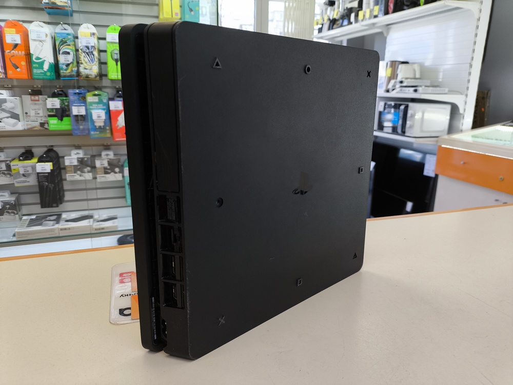 Игровая приставка PlayStation 4 1Tb