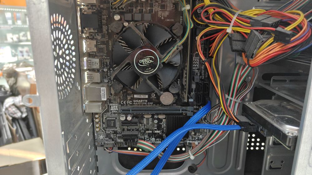 Системный блок CROWN; Core i3-7100, Intel UHD Graphics 600, 4 Гб, Нет, 500 Гб