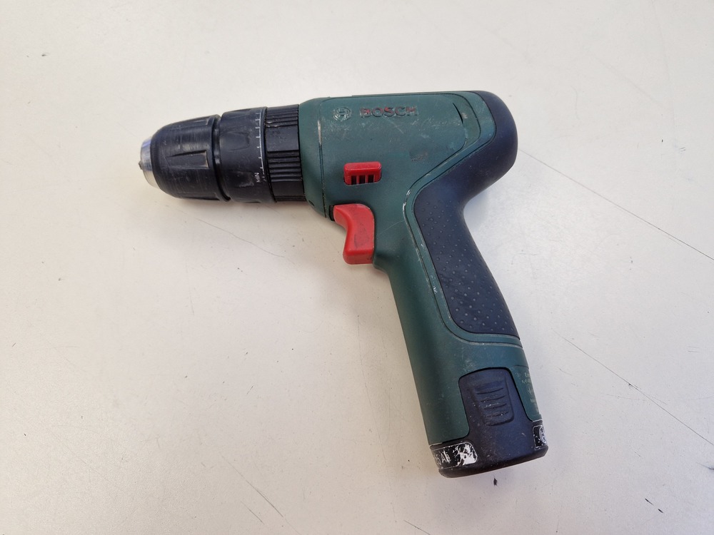 Шуруповерт Bosch EasyImpact 1200;