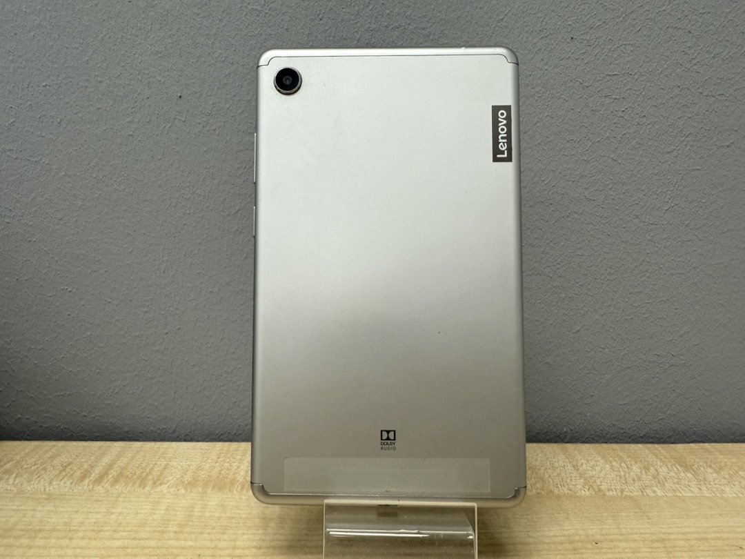 Планшет Lenovo tab m7;