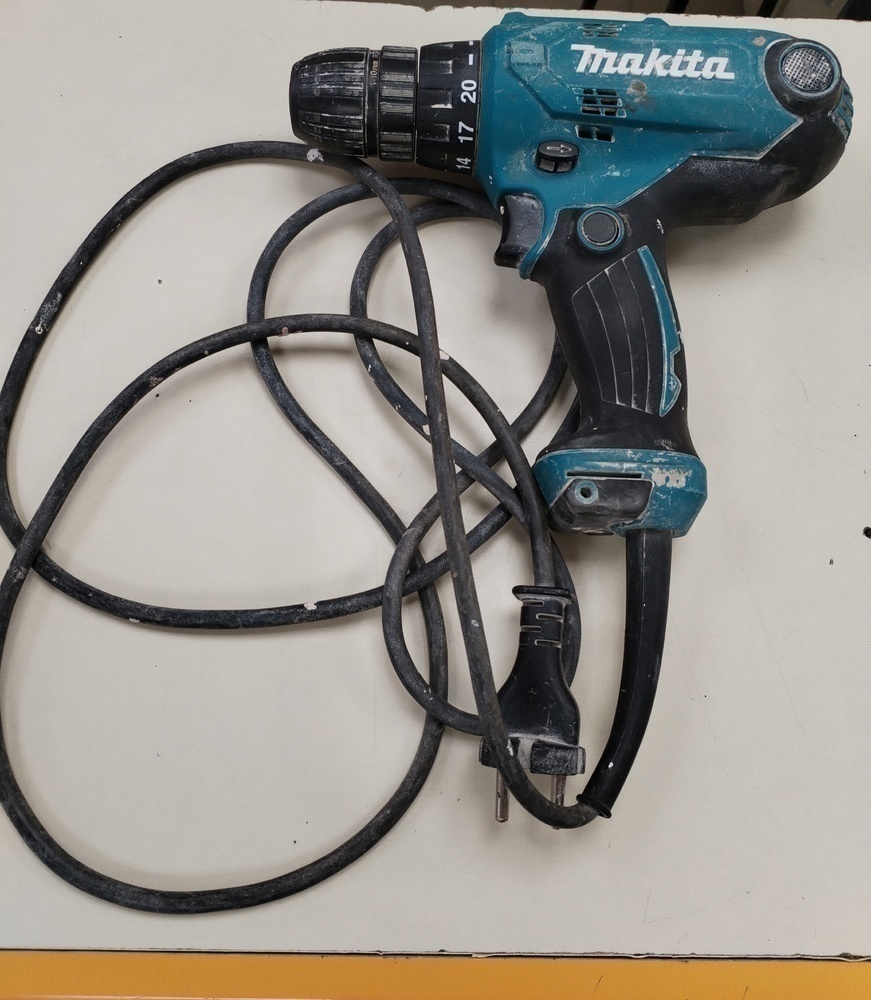 Шуруповерт Makita DF0300