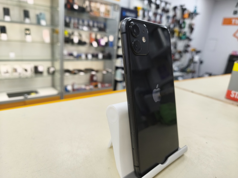 Смартфон Apple iPhone 11 128Gb