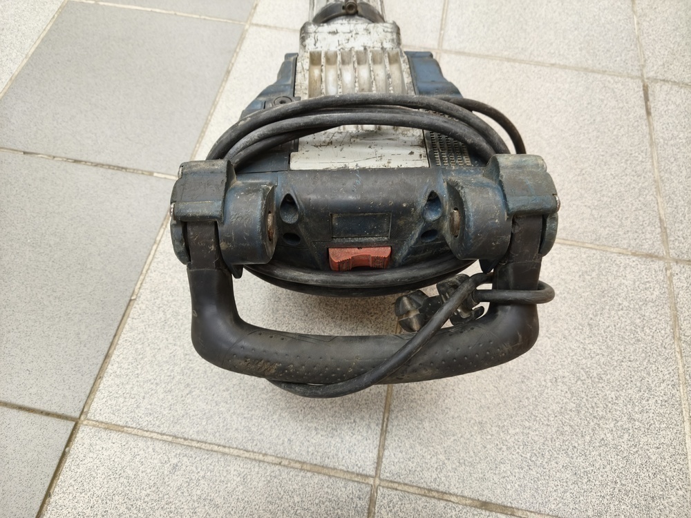Отбойный молоток Bosch GSH 16-30