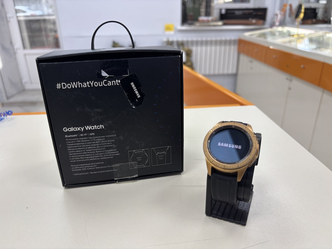Смарт-часы Samsung Galaxy Watch