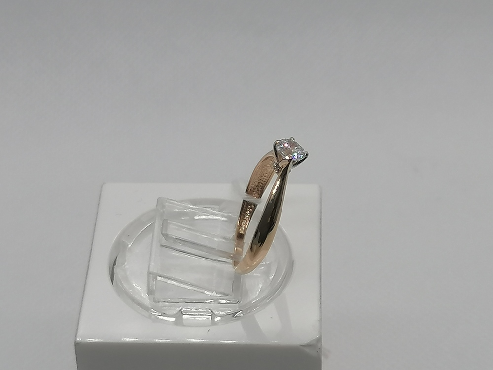 КОЛКМИ585 КОЛЬЦО С КАМНЯМИ (Au 585)