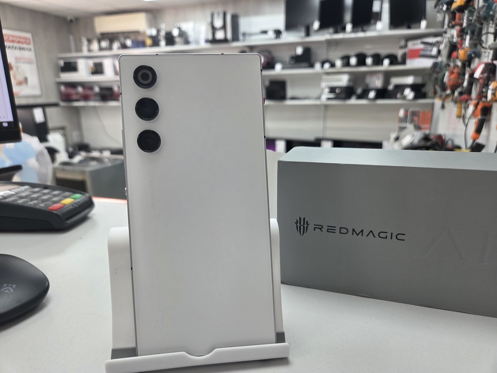 Смартфон ZTE Nubia Red Magic 10 Air 12/256