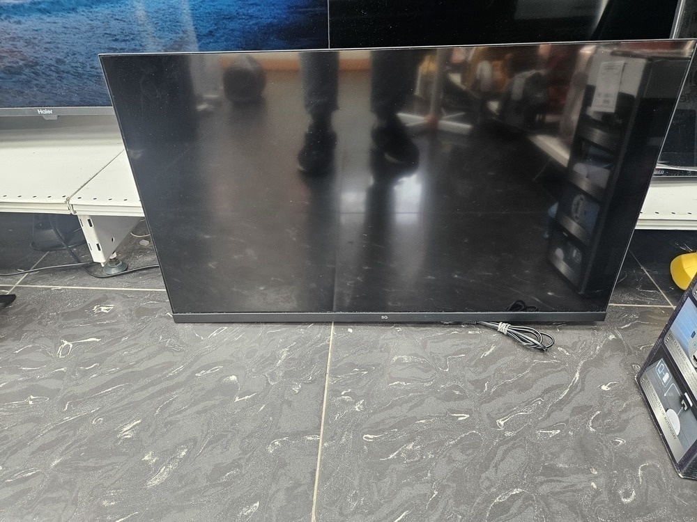 LED Телевизор BQ 32FS01B