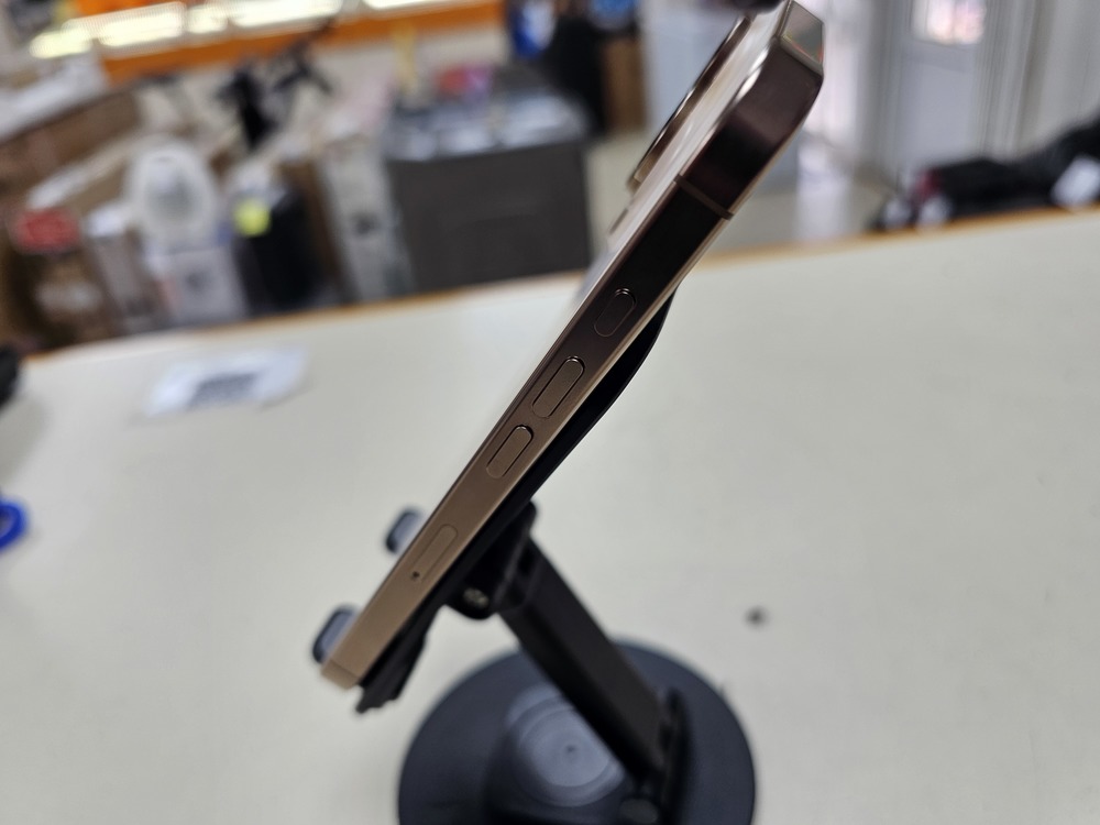 Смартфон Apple Iphone 16 Pro 256Gb