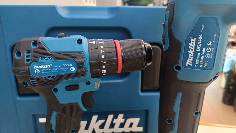 Угловая шлифмашина Makita DGA404