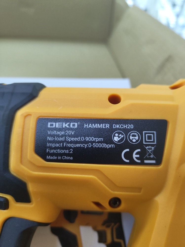 Перфоратор Deko DKCH20