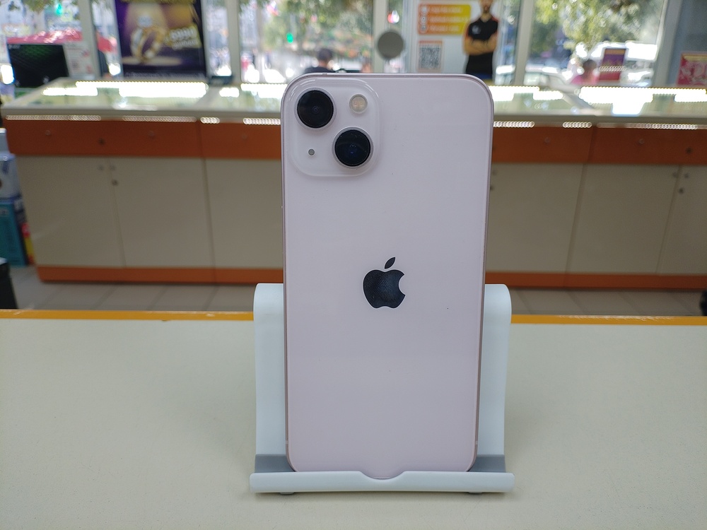 Смартфон Apple iPhone 13 128Gb
