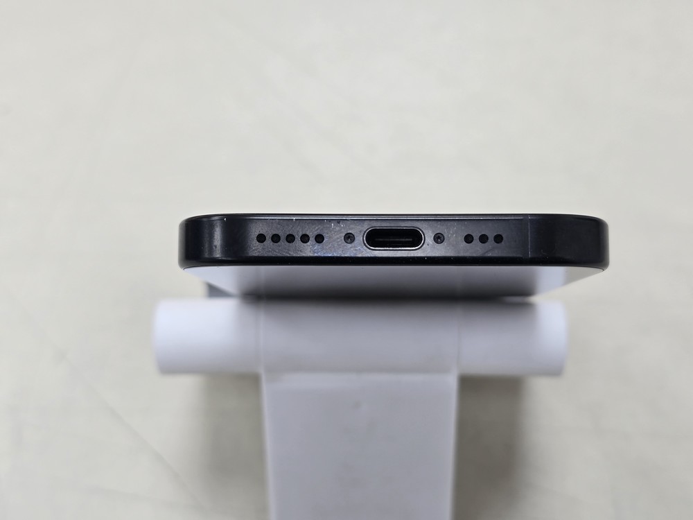 Смартфон Apple Iphone 16 Pro 128Gb