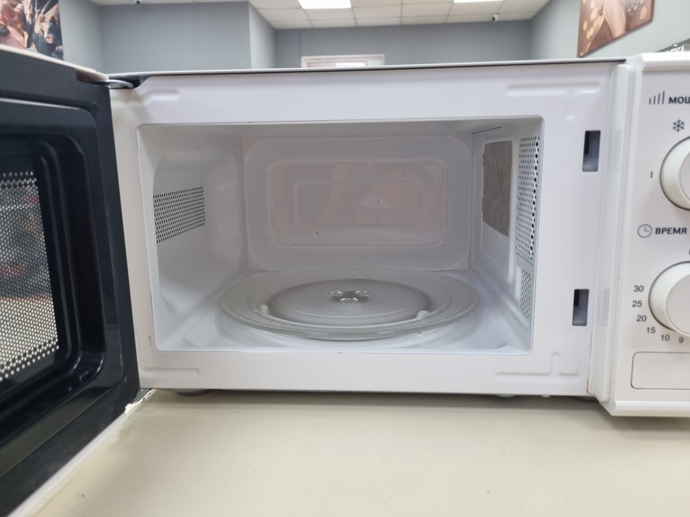 Микроволновая печь Hyundai HYM-M2044;