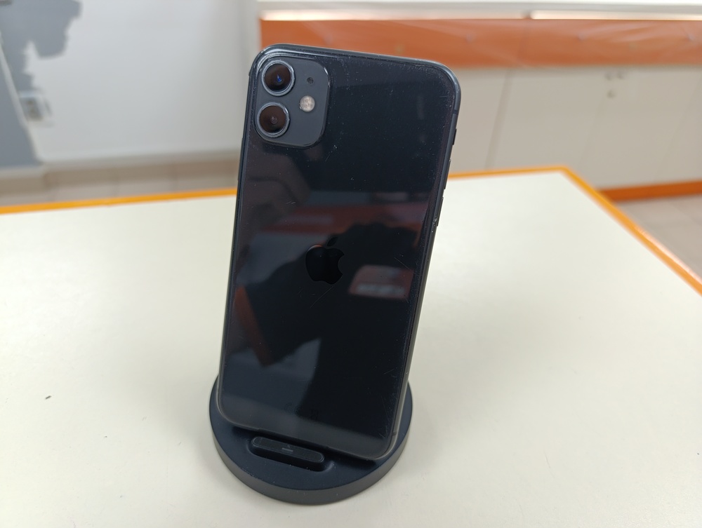 Смартфон Apple iPhone 11 64Gb