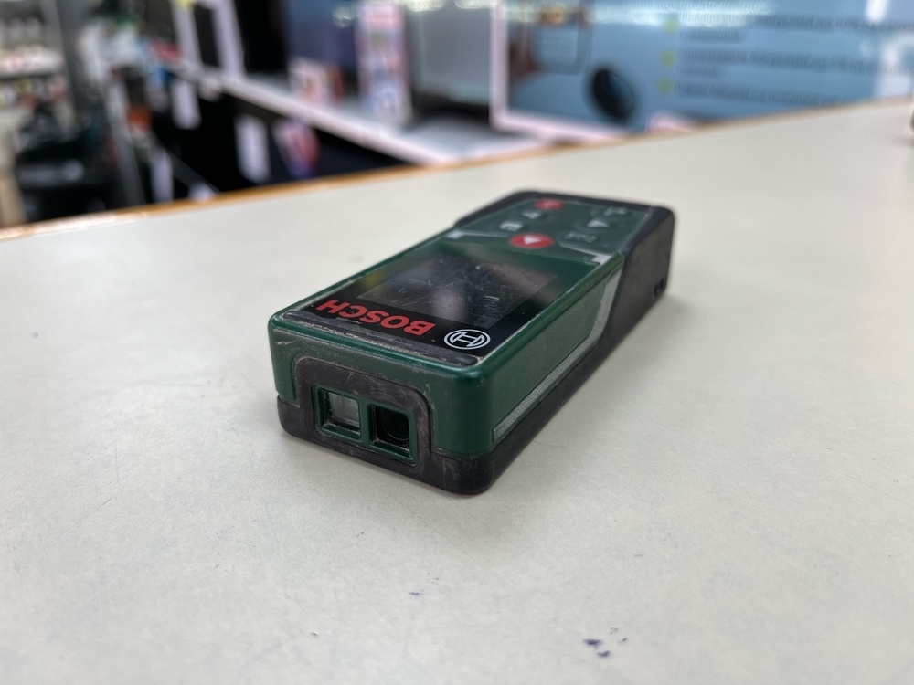 Дальномер Bosch Universal Distance 50