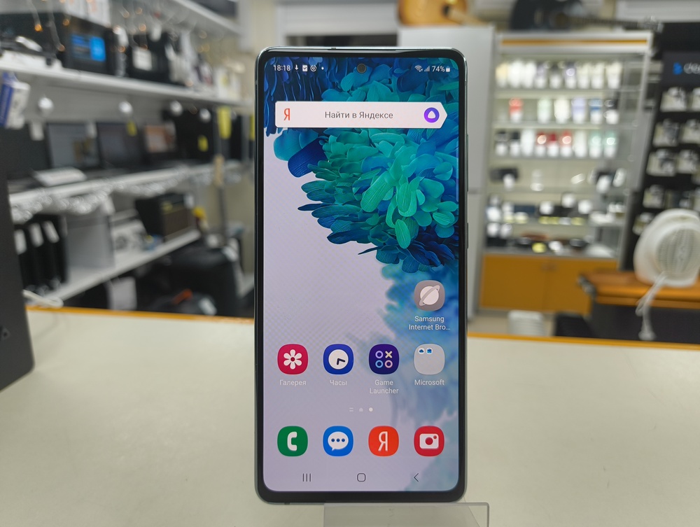 Смартфон Samsung Galaxy S20 FE 6/128