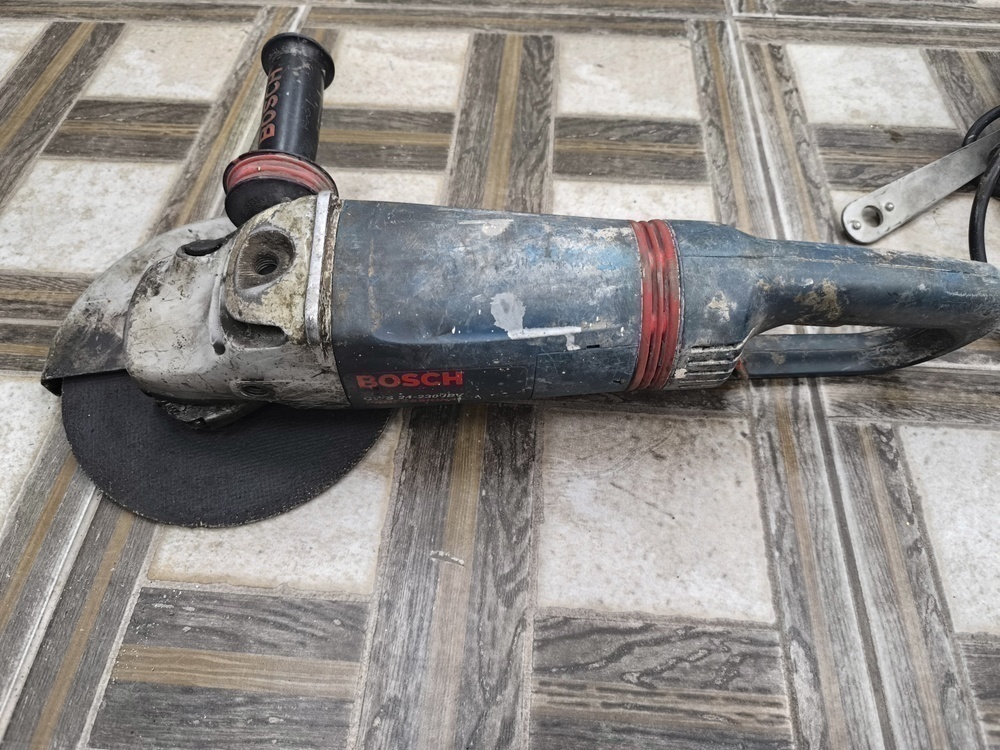 Угловая шлифмашина Bosch GWS 24-230JH
