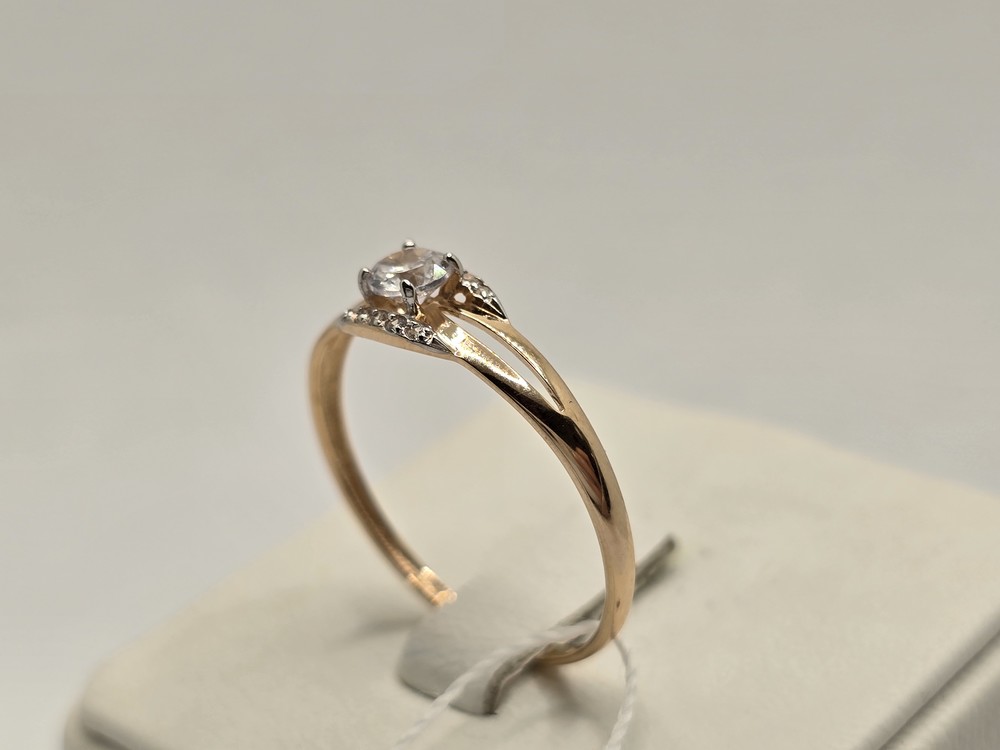 КОЛЬЦО С КАМНЯМИ (Au 585)