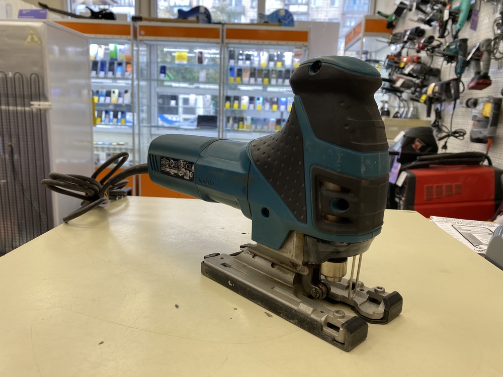 Лобзик Makita 4351fct