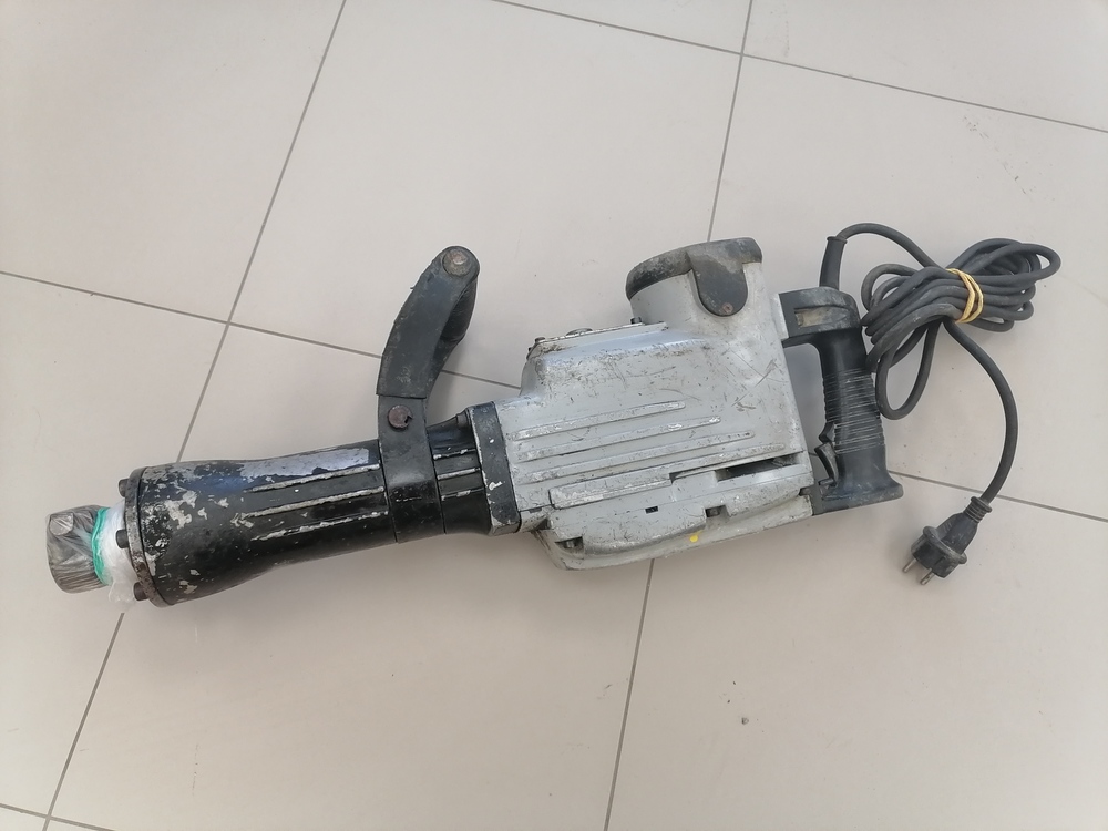 Отбойный молоток Интерскол М-25/1500