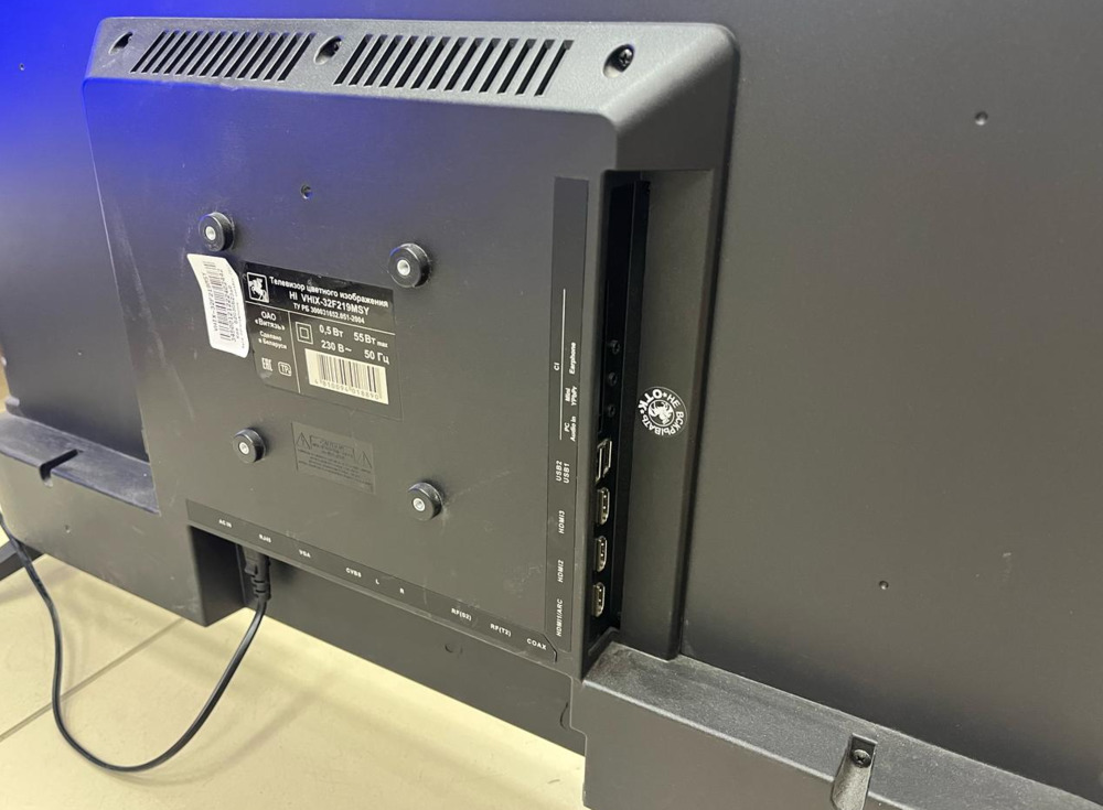LED Телевизор HI RT-32F02FB