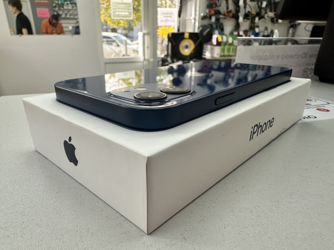 Смартфон Apple iPhone 12 128Gb