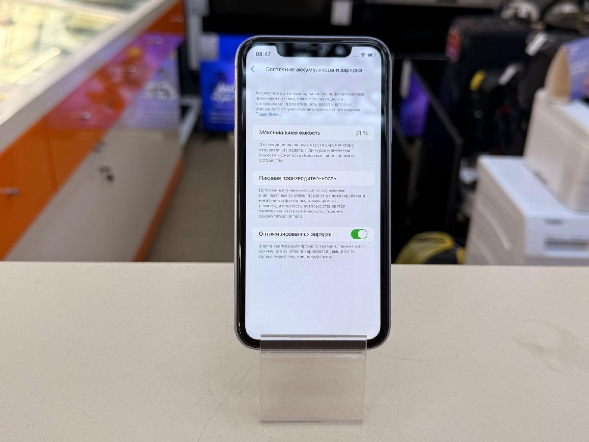 Смартфон Apple iPhone 11 64Gb