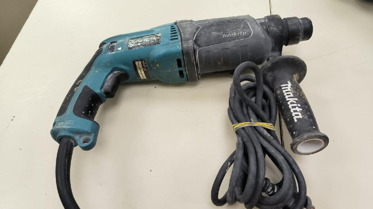 Перфоратор Makita HR2470