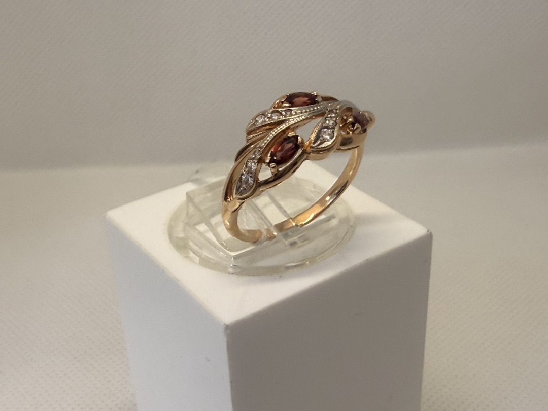 КОЛКМИ585 КОЛЬЦО С КАМНЯМИ (Au 585)