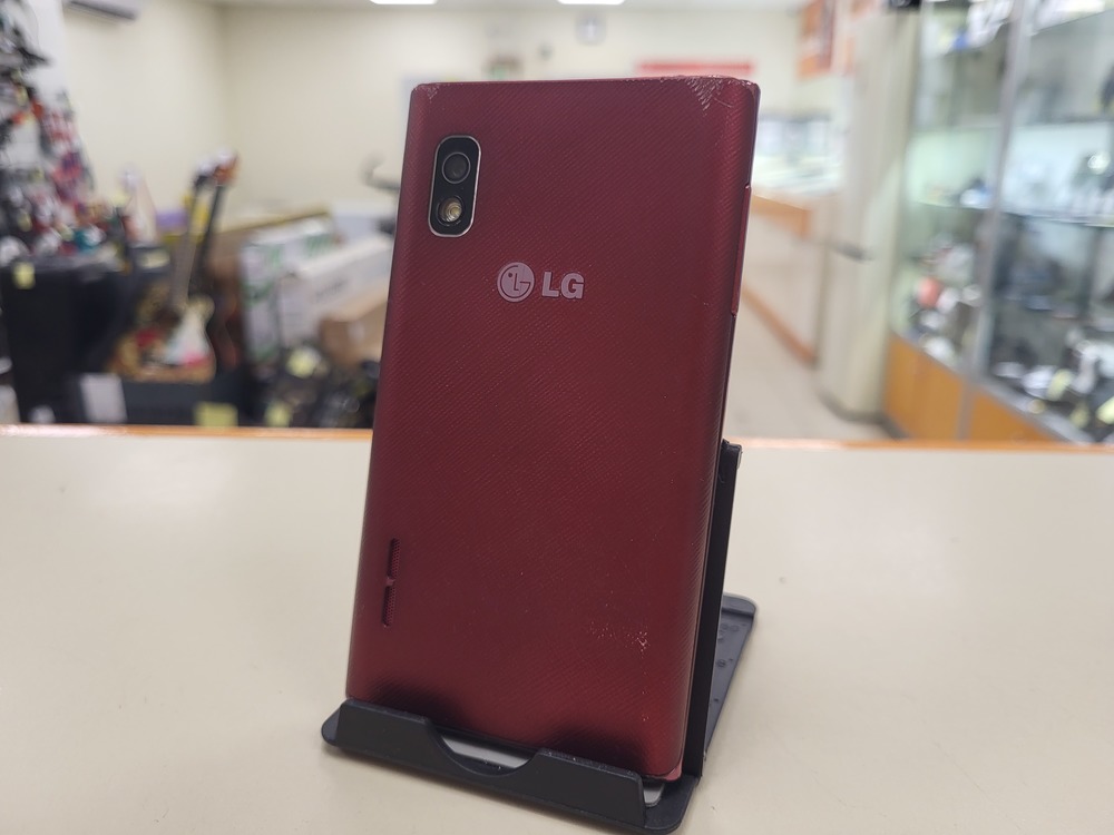 Смартфон LG E615
