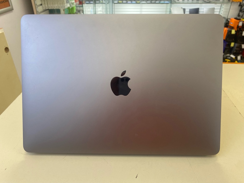 Ноутбук Apple Macbook Retina 13 M1 (A2337)