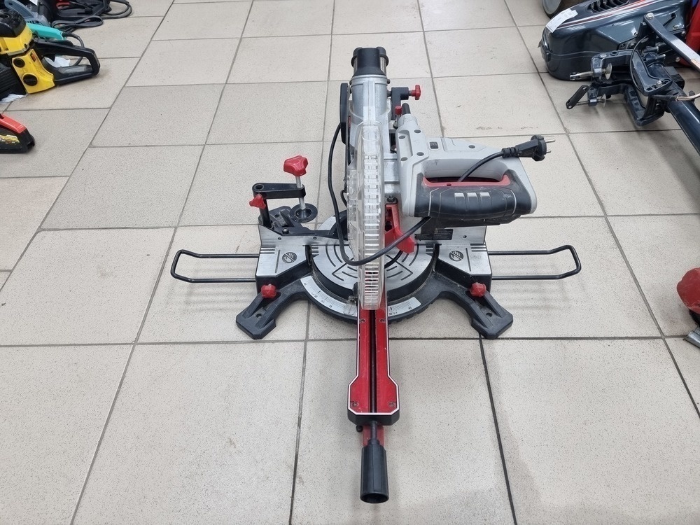 Торцовочная пила Зубр ЗПТ-255-1800ПЛ