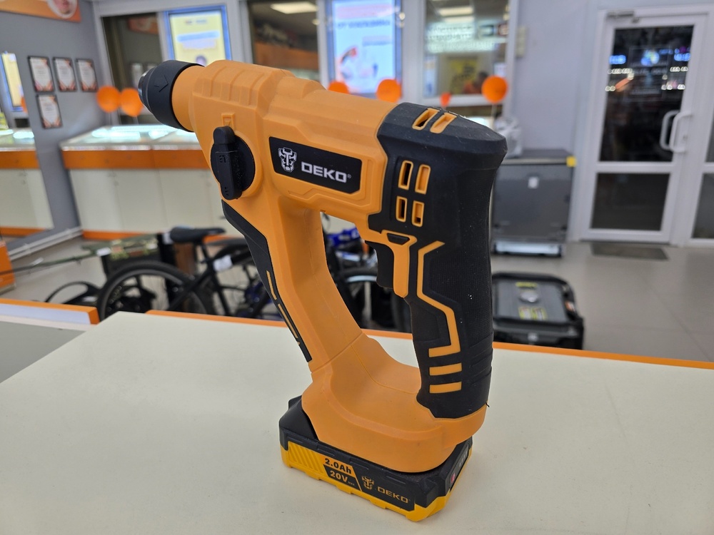 Перфоратор Deko DKCH20